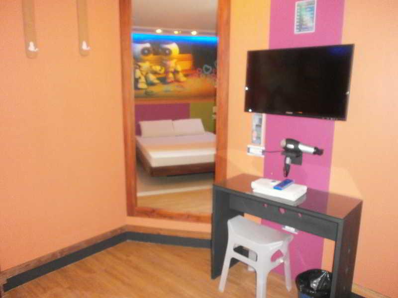 Hotel Dream World Las Piñas Εξωτερικό φωτογραφία