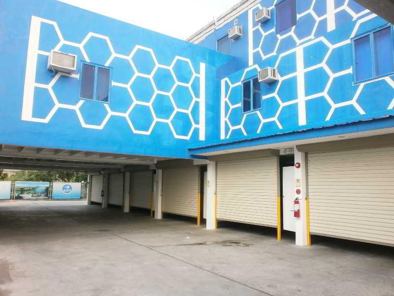 Hotel Dream World Las Piñas Εξωτερικό φωτογραφία